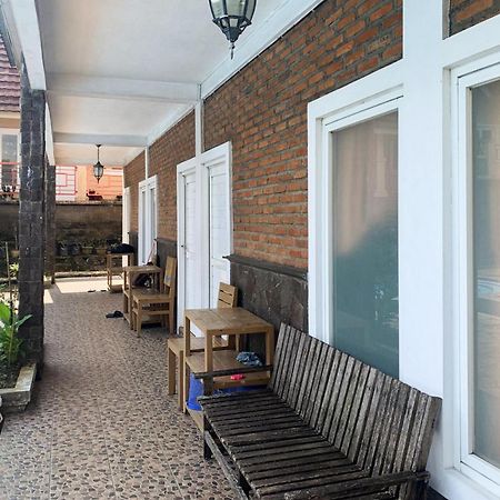 Urbanview Hotel Villa Q Gisting Bandjarnegeri エクステリア 写真