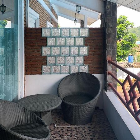 Urbanview Hotel Villa Q Gisting Bandjarnegeri エクステリア 写真