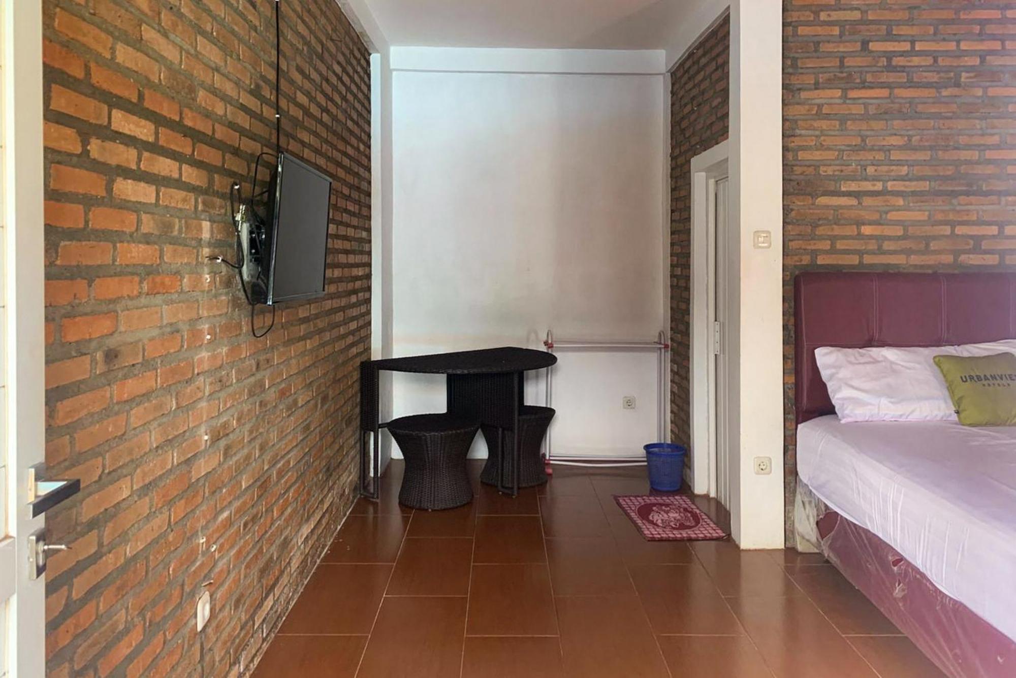 Urbanview Hotel Villa Q Gisting Bandjarnegeri エクステリア 写真