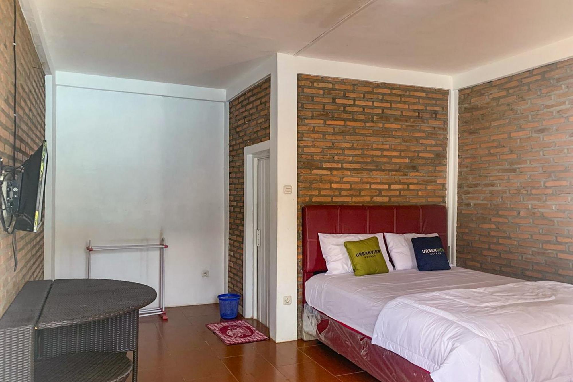 Urbanview Hotel Villa Q Gisting Bandjarnegeri エクステリア 写真