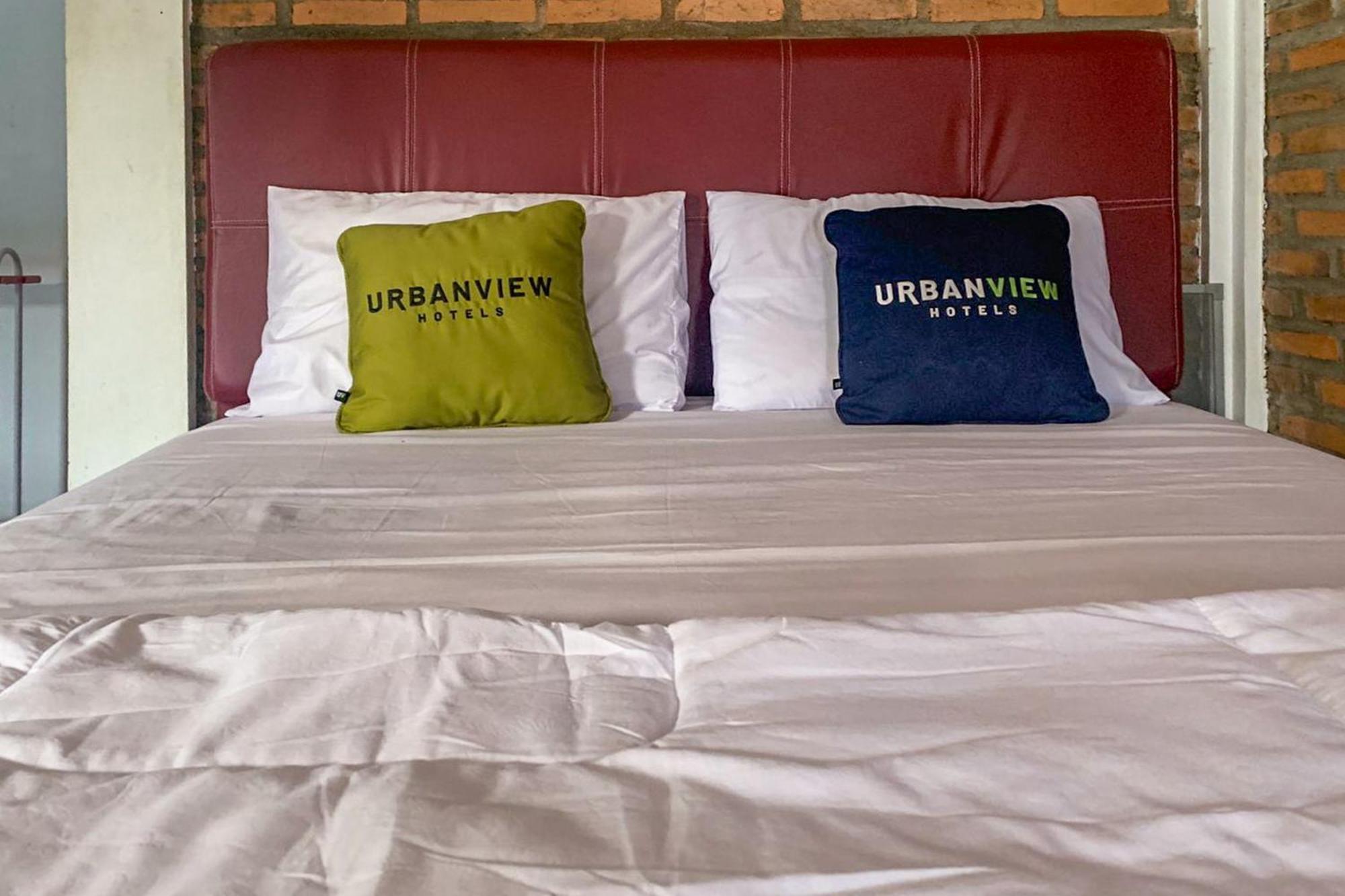 Urbanview Hotel Villa Q Gisting Bandjarnegeri エクステリア 写真