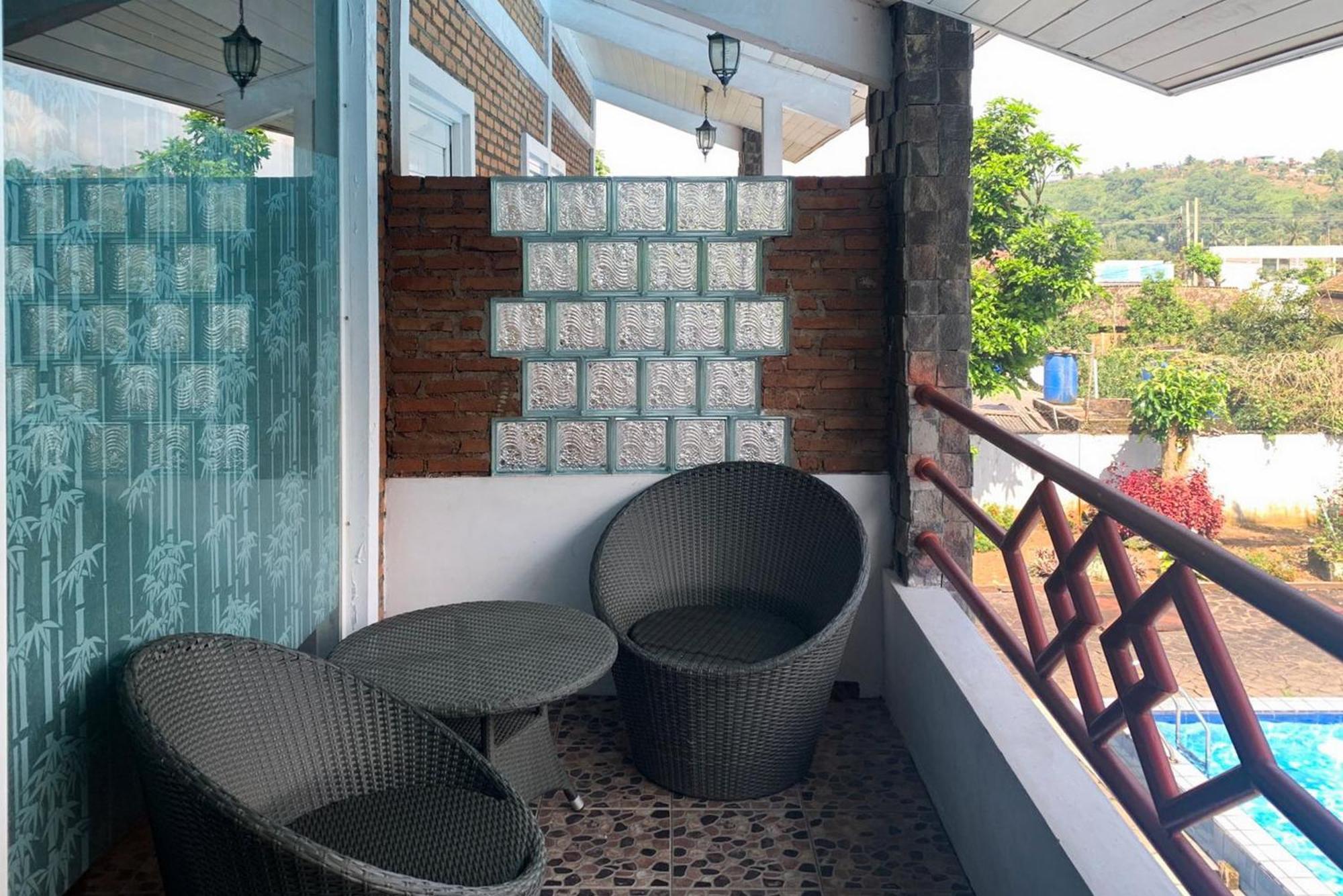 Urbanview Hotel Villa Q Gisting Bandjarnegeri エクステリア 写真